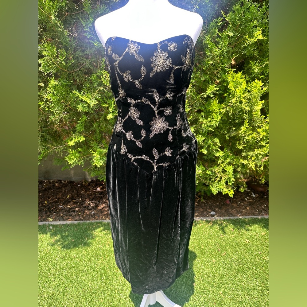 Vintage ILGWU 70’s Velvet Black Strapless Prom/Homecoming Dress
